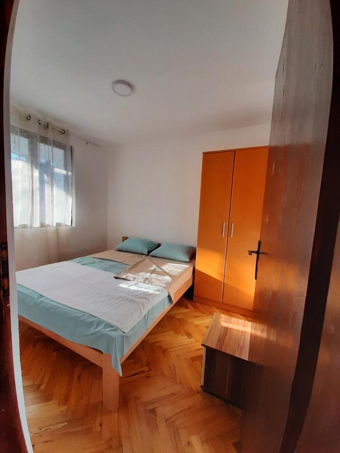 Forest House Sutomore Buitenkant foto